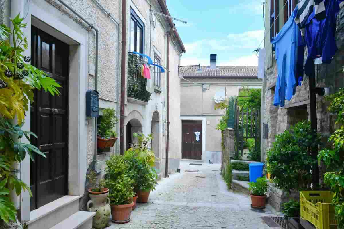 Sembra la Svizzera, ma è a due passi da Napoli: un gioiello tra natura,