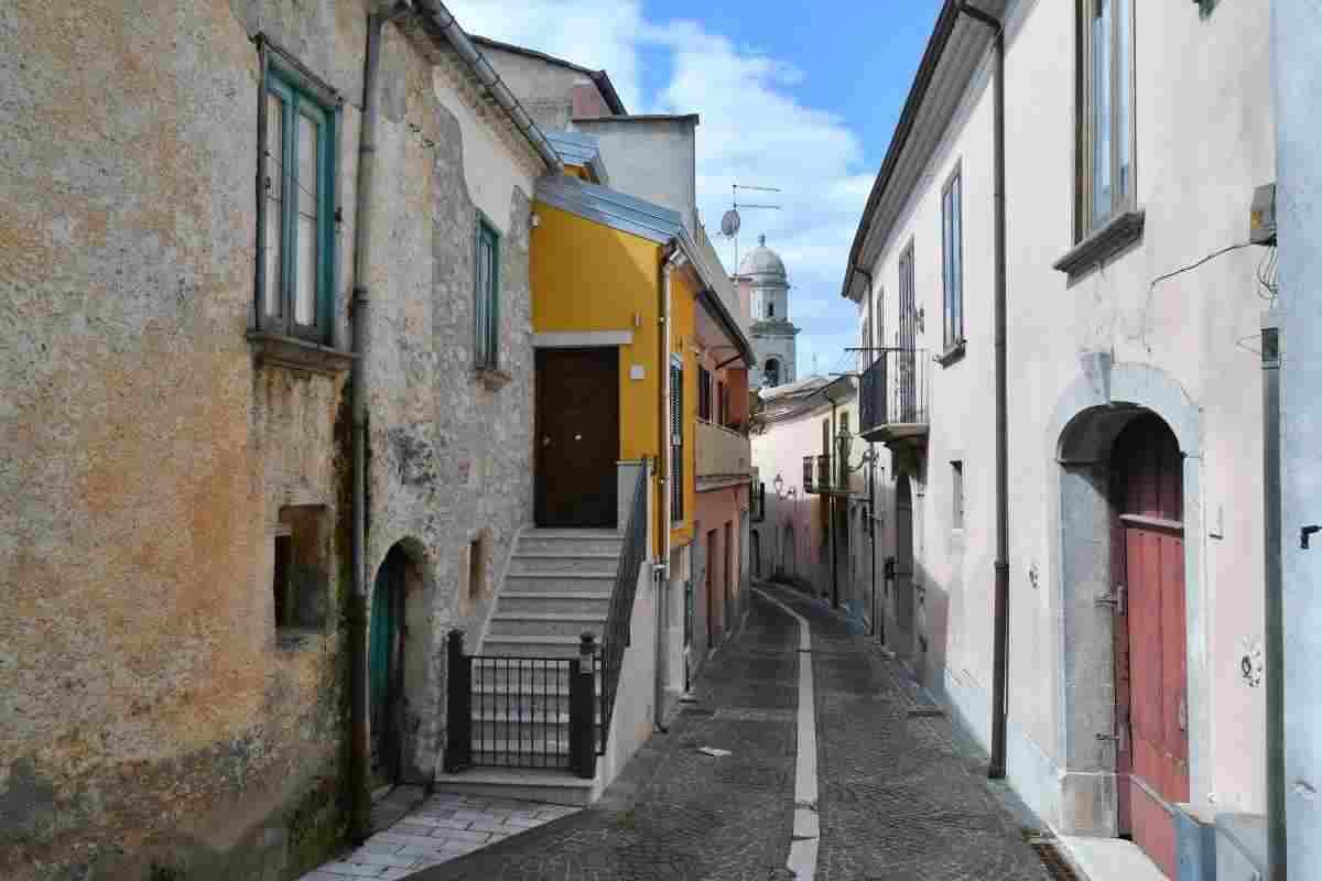 Sembra la Svizzera, ma è a due passi da Napoli: un gioiello tra natura,, i dettagli