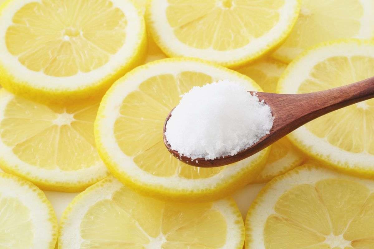 sale e limone per igienizzare casa